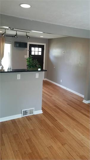 Foto del edificio - 8620 Elwyn Dr