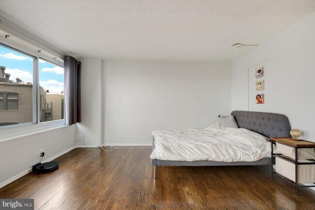 Foto del edificio - 1330 New Hampshire Ave NW