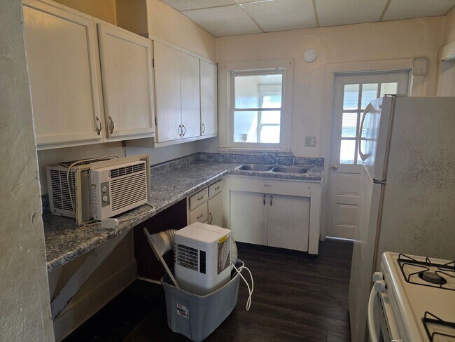 Building Photo - 204 N Fort Wayne Ave