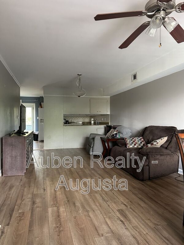 Foto del edificio - 1205 Mersac Ct