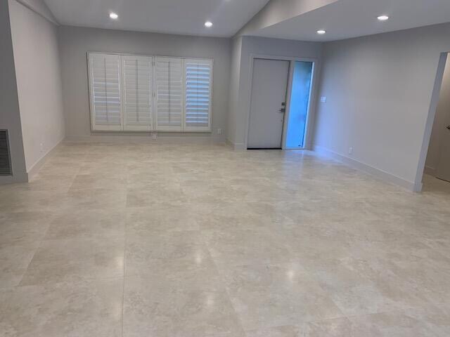 Foto del edificio - 7296 San Sebastian Dr