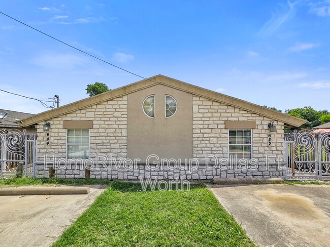 Foto del edificio - 642 NW 11th St