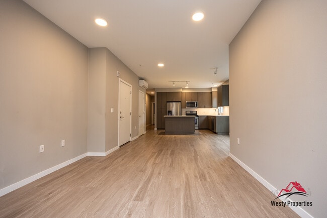 Building Photo - 110 N Blandena St