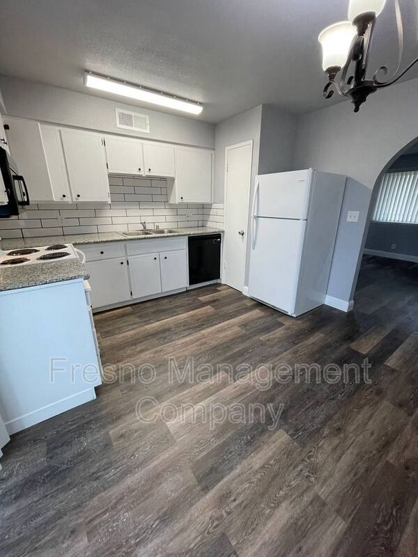 5163 E Hedges Ave, Fresno, CA 93727 Condo for Rent in Fresno, CA