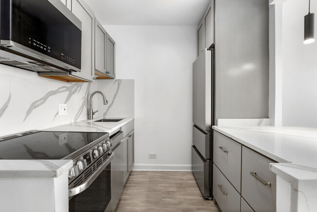 Foto del edificio - 4343 N Clarendon Ave
