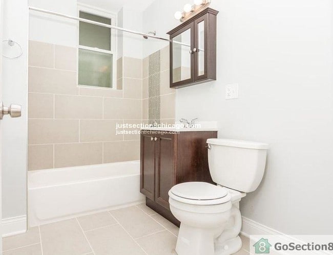 Building Photo - 237 E 51st St