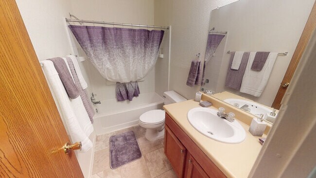 Foto del edificio - 372 Norbeck Ct