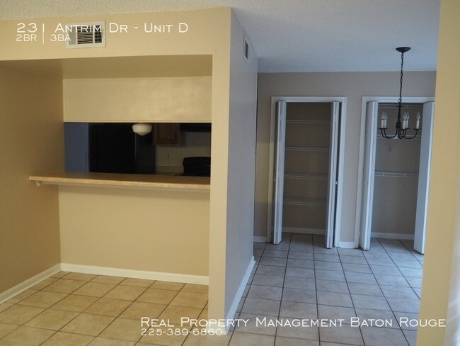 Foto del edificio - Townhome Near Sharp Rd
