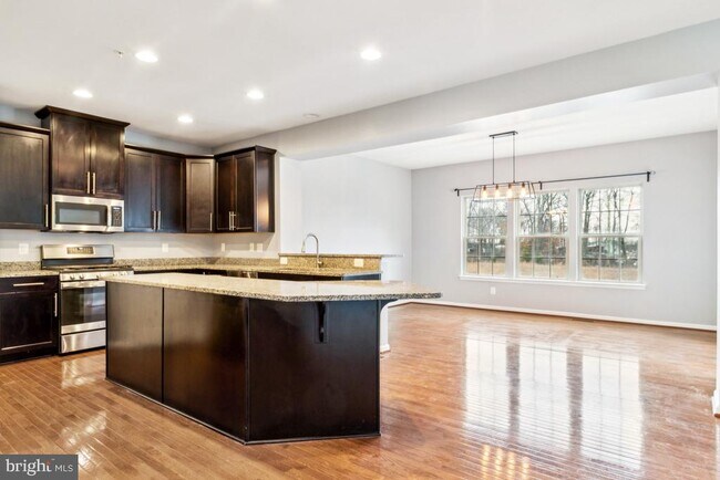 Foto del edificio - 7578 Arundel Woods Dr