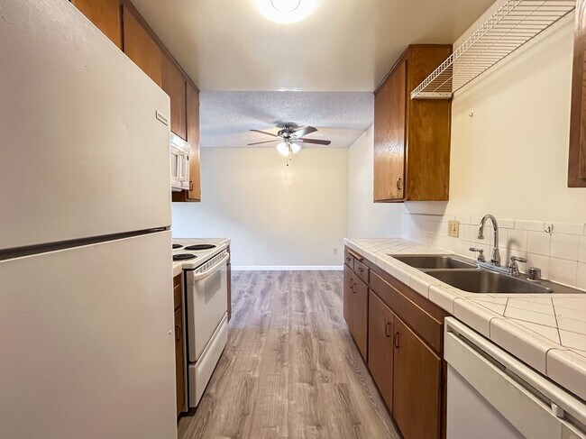 Foto del edificio - 4675 Bancroft St