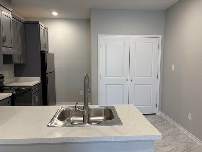 Building Photo - 3616 McDonell Ave