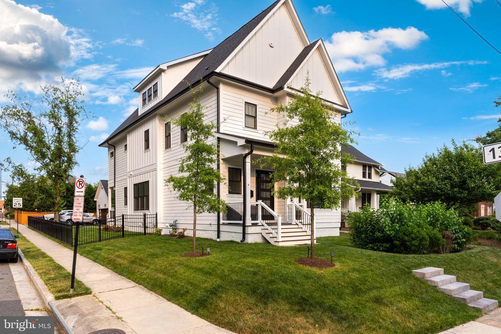 Primary Photo - 1247 N Stuart St