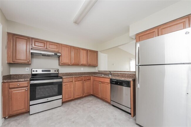 Building Photo - 607 Estrada Ln