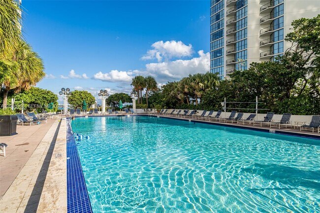 Foto del edificio - 1717 N Bayshore Dr