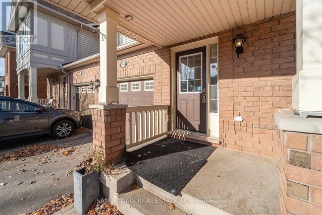 Building Photo - 2447 Baintree Crescent