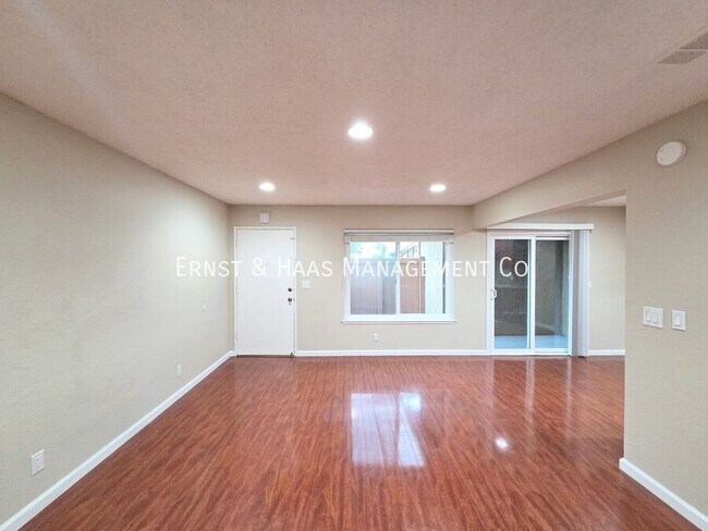 Foto del edificio - 16806 Sierra Vista Way