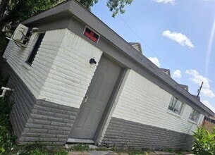 Building Photo - 3829 Mt Pleasant St
