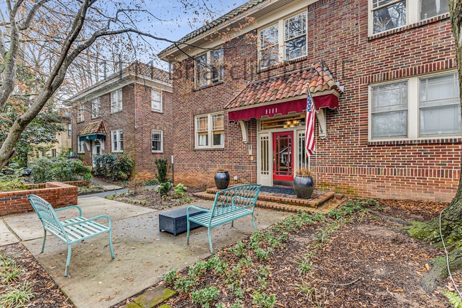 Building Photo - 1111 Briarcliff Pl NE