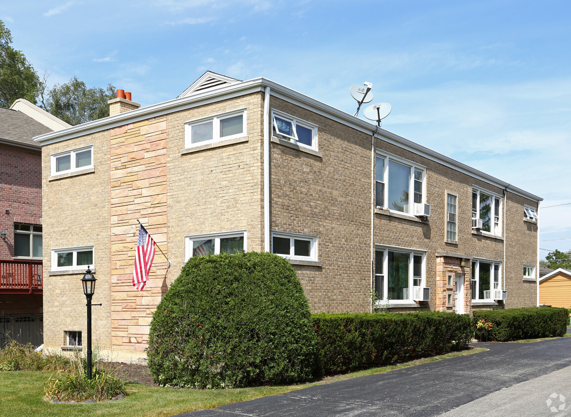 Primary Photo - 505 Summit Ave