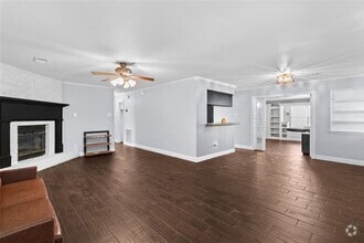Building Photo - 433 S Ave E
