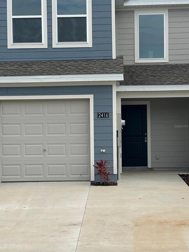 Foto del edificio - 2416 Bevel Ln