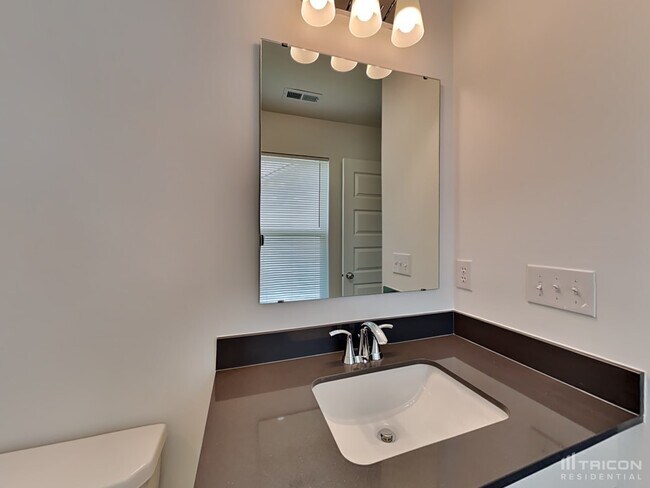 Foto del edificio - 2120 S Quincy Dr