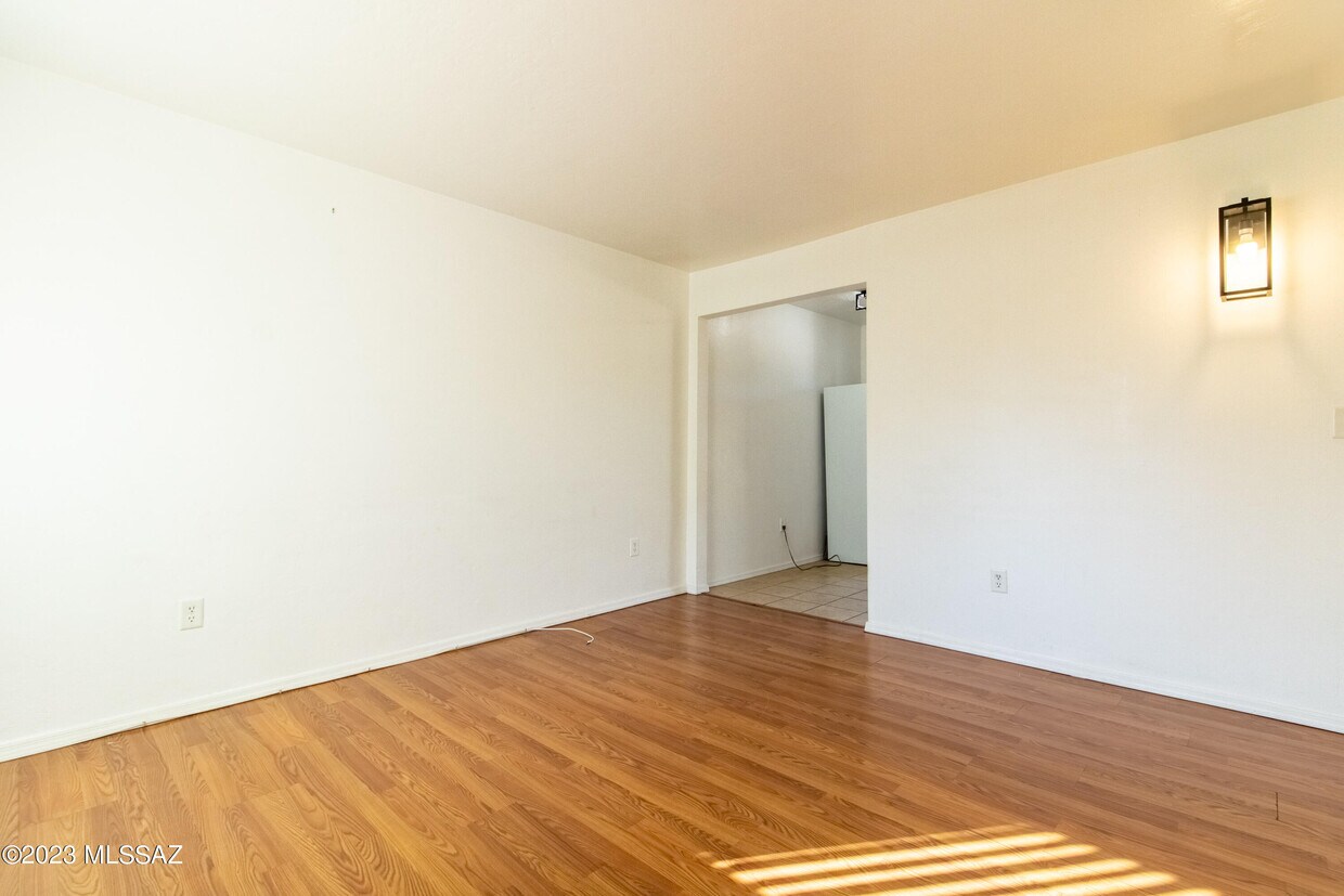 350 N Silverbell Rd Unit 116, Tucson, AZ 85745 Condo for Rent in