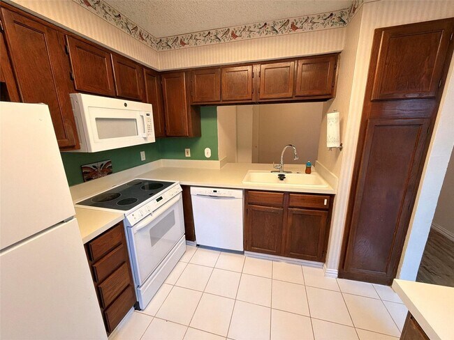 Foto del edificio - 2327 Torrington Dr