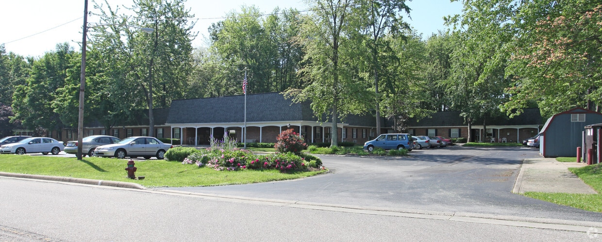 Building Photo - Chaucer Square Apartments