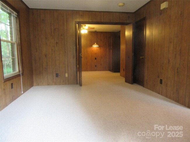 Building Photo - 1306 Lomax Ave