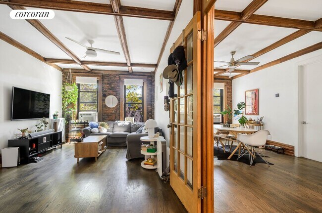 Foto del edificio - 385 Monroe St