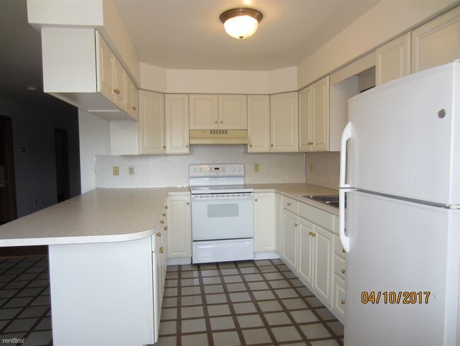 Building Photo - 201 Fidler Ave