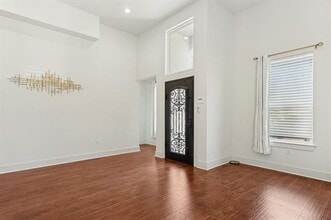 Building Photo - 422 N Marlborough Ave Building Photo - 422 N Marlborough Ave