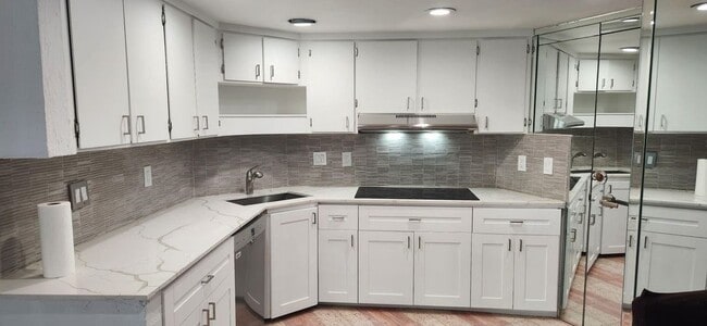 Building Photo - 3700 Galt Ocean Dr