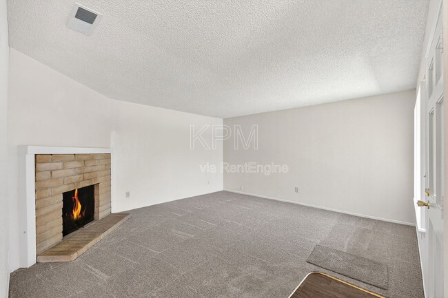 Foto del edificio - 7356 Kelley Dr