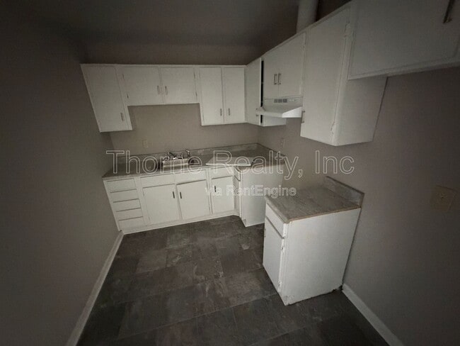 Foto del edificio - 400 E Northern Blvd