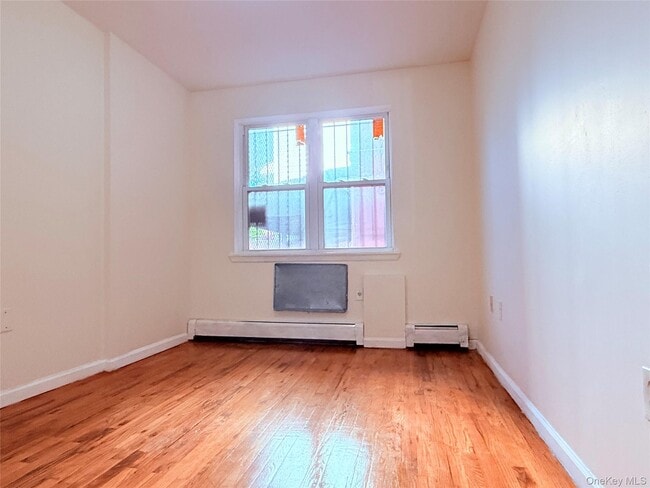 Foto del edificio - 461 E 181st St