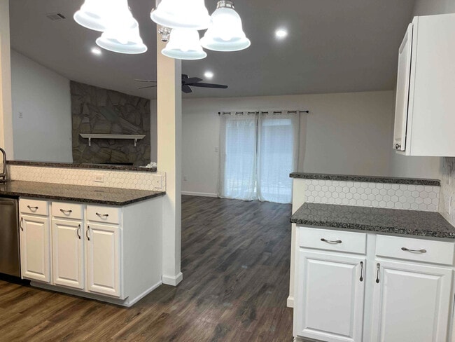 Foto del edificio - 103 Trenton Ave