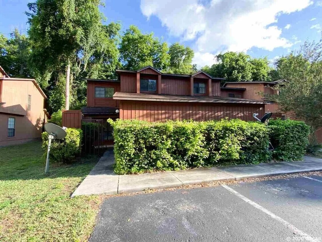 Foto principal - 5855 SW 8th Pl