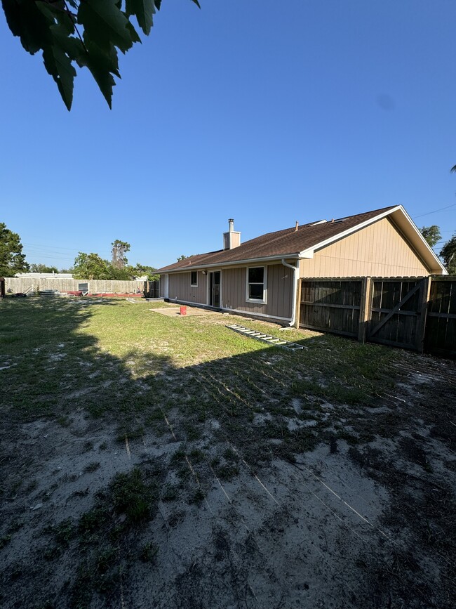 Building Photo - 250 Scooter Dr