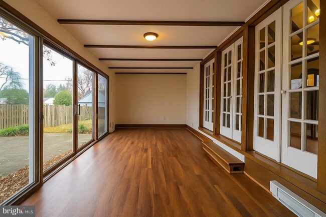 Foto del edificio - 10001 Dallas Ave