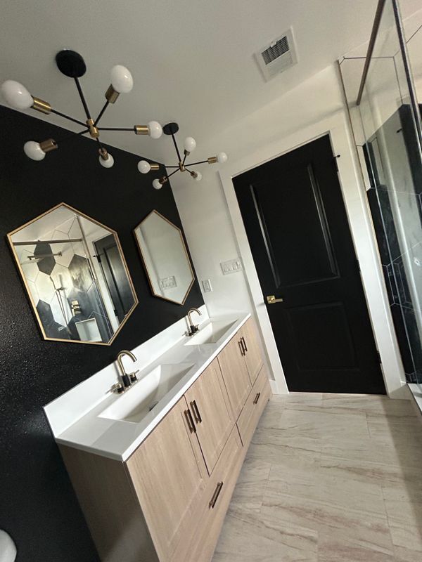 Building Photo - 4819 Lurline St