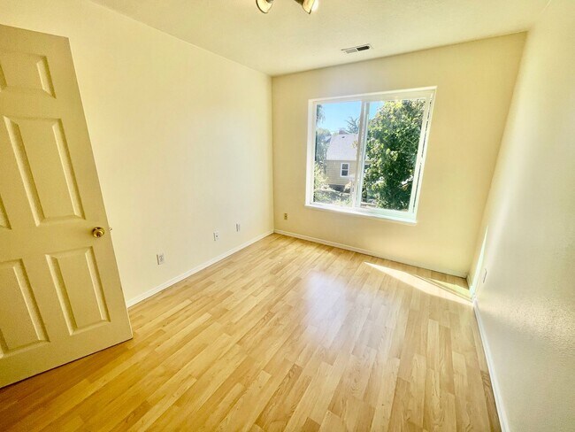 Foto del edificio - 6113 NE 8th Ave