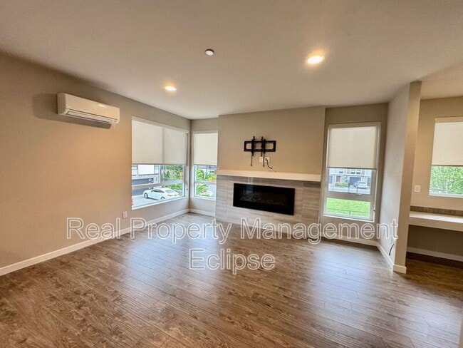 Foto del edificio - 729 112th St SW