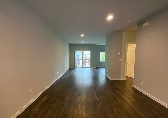 Foto del edificio - Beautiful 2-Bedroom Townhome in Arcadia Te...