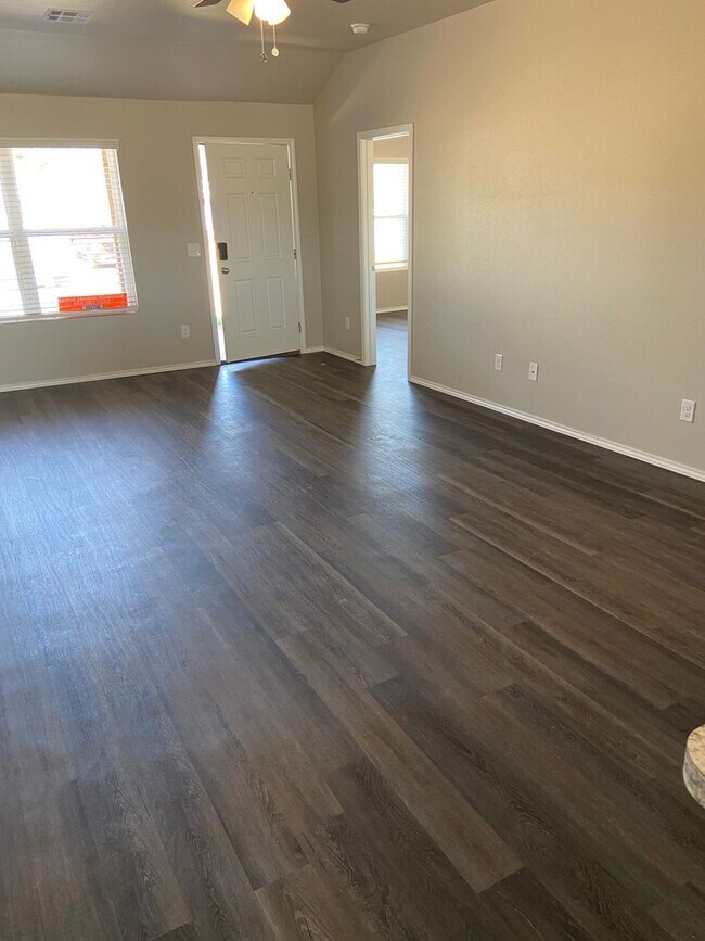 Foto del edificio - *Move-In Special*    Four Bedroom | Two Ba...