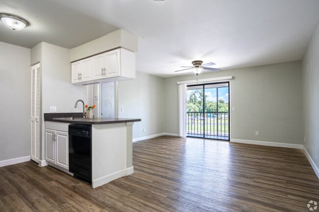 Building Photo - Seville Apartments. A Beautiful apartments is waiting for you to make it a Home. Great Specials T...