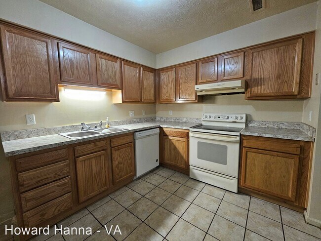 Foto del edificio - 3 br, 1.5 bath House - 368 Deputy Lane #C