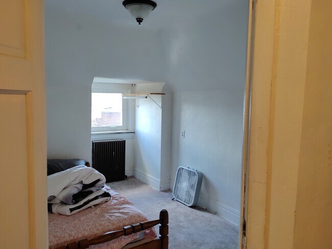 Building Photo - 221 Willey St