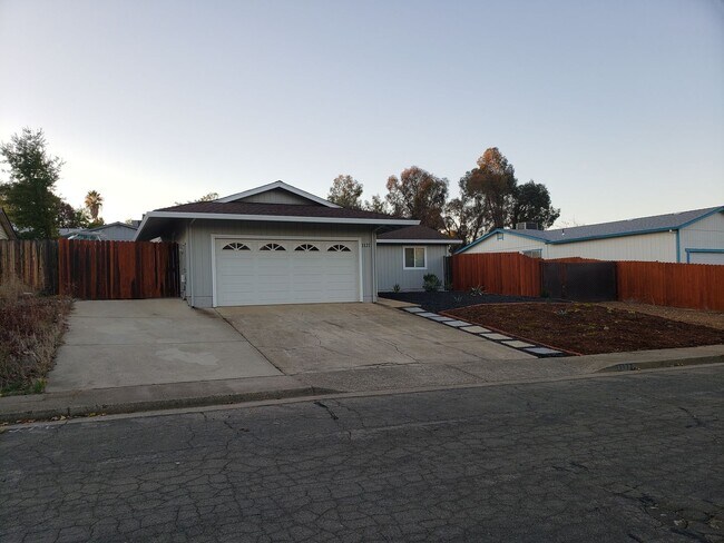 Foto del edificio - Charming single-family home in Redding